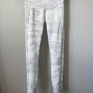 LULULEMON WHITE CAMO LEGGINGS